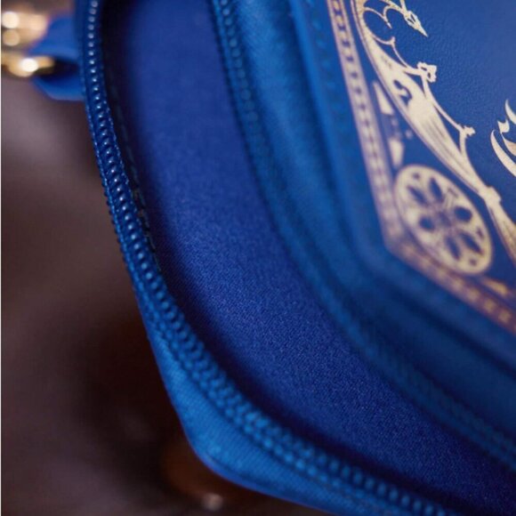 Harry Potter Chocolate Frog Purple Wristlet Purse NWT - Picture 5 of 5